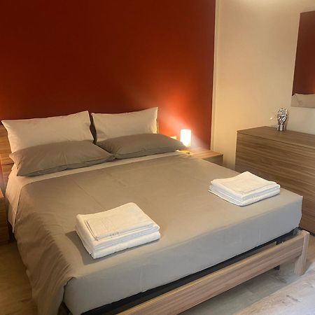 Appartamento Anna - Comfort E Stile In Centro Storico Imola Exteriér fotografie
